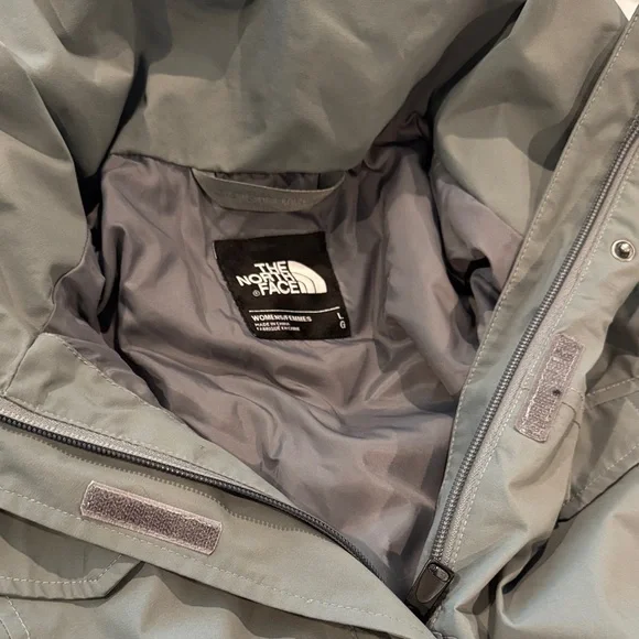 Woman’s North Face rain Jacket
